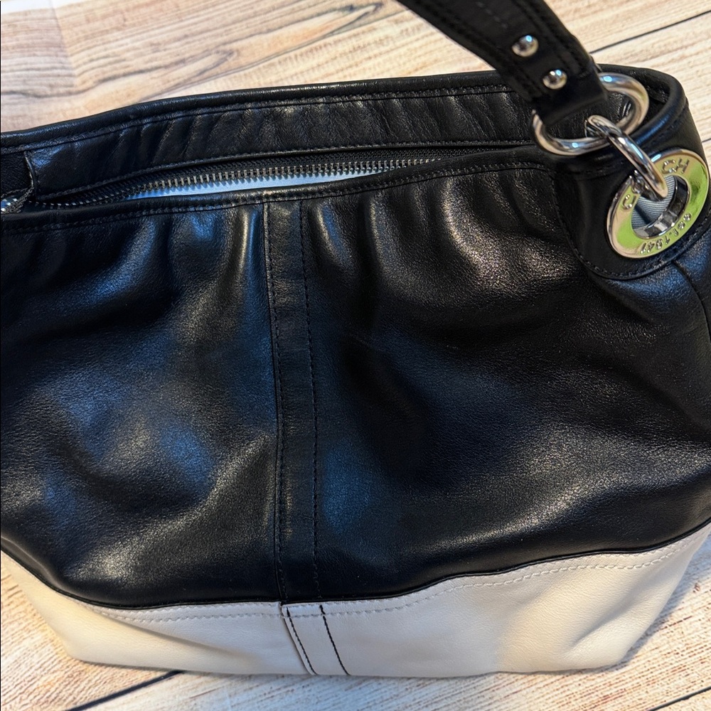 Coach black and white leather shoulder bag - Picture 3 of 3